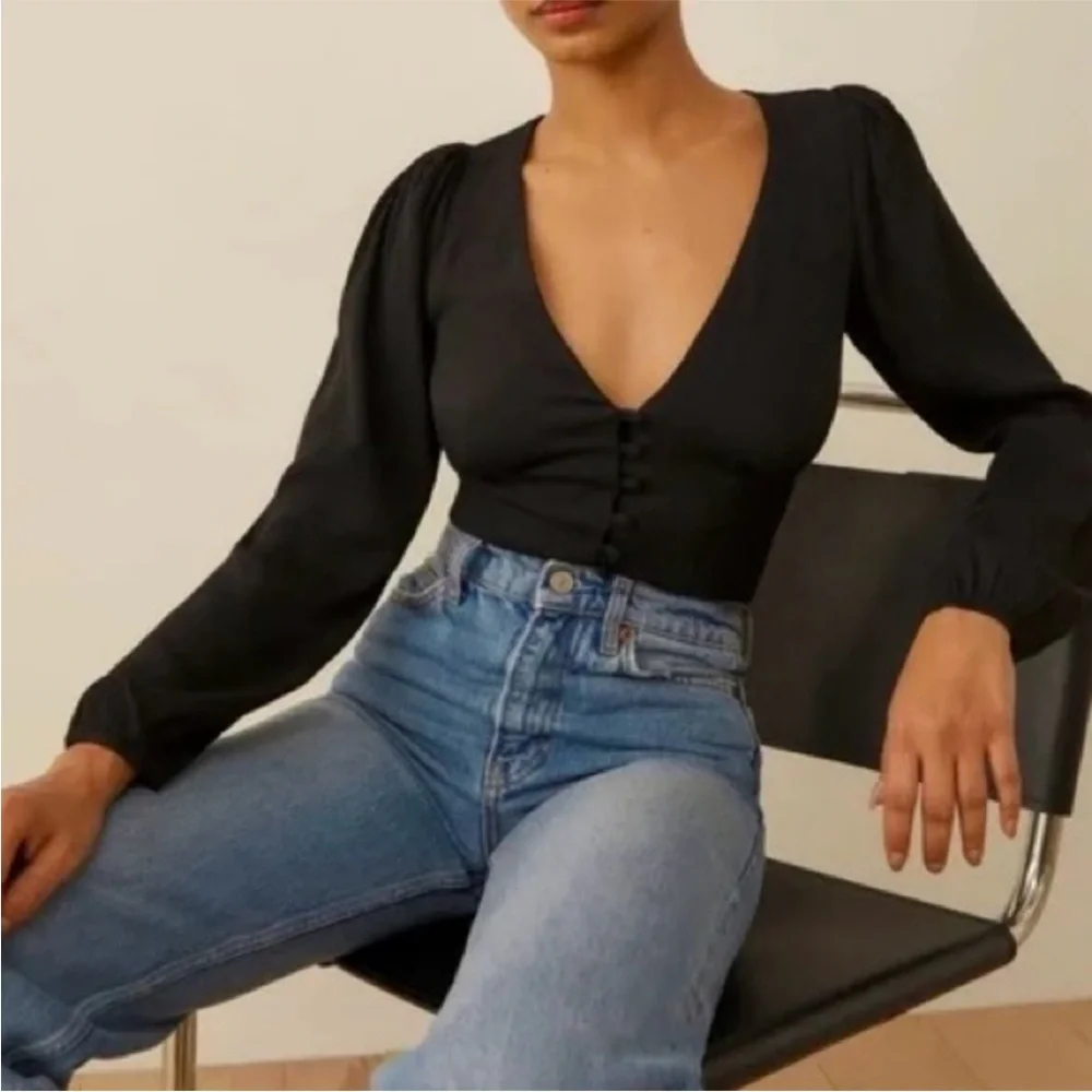 Reformation Black V-Neck Button Front Long Sleeve Blouse